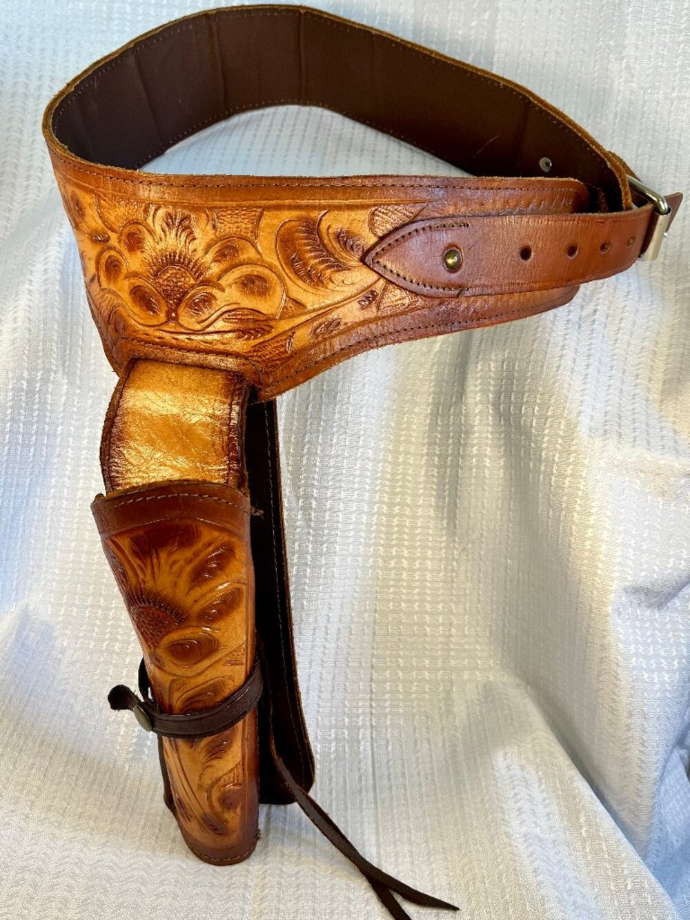 Vintage Mexican Hand Tooled Floral Leather Gun Belt and Holster size 34